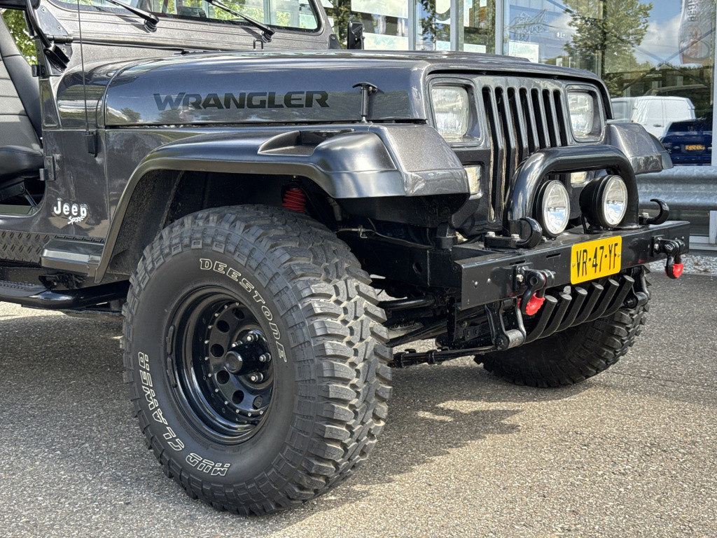 Jeep Wrangler 4.0i sport | gerestaureerd | bullbar | sidebars | trekhaak