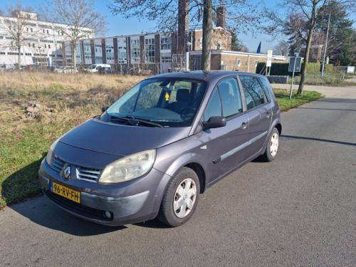 Renault scenic 1.6i bouwjaar 2005 kmst 151.000 1 jaar apk