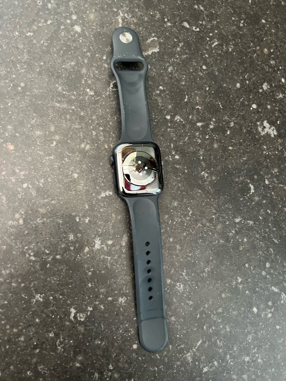 Apple watch 7 45 mm met gebarsten scherm