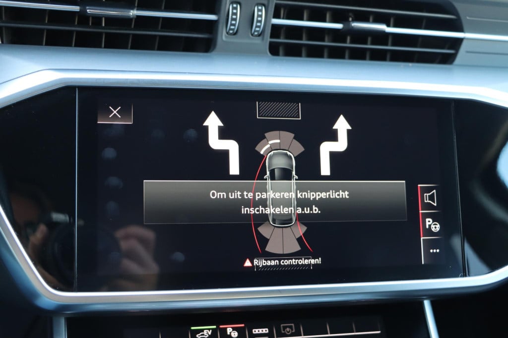 Audi A6 avant 55 tfsi e quattro s edition competition 367pk s-tr