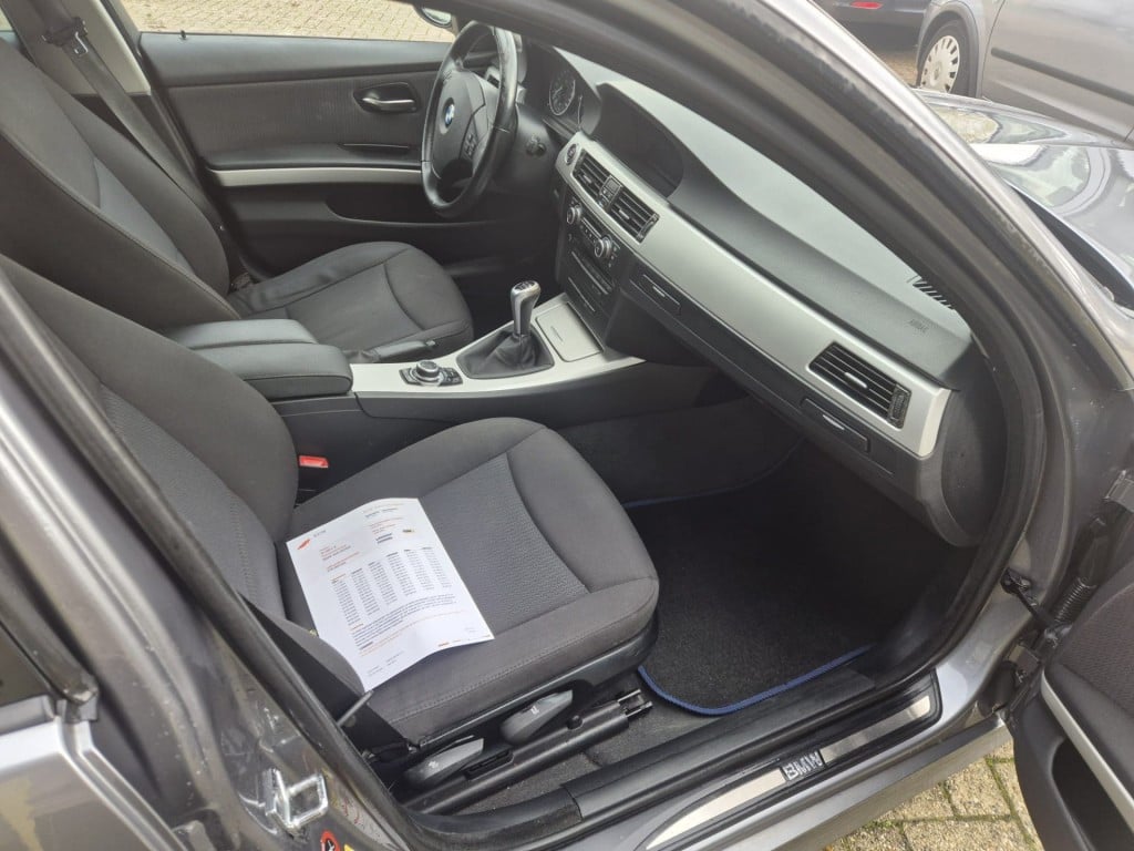 BMW 3-serie 320i business line