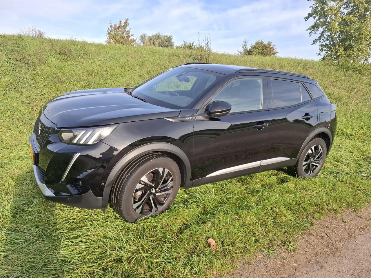 Zwarte Peugeot 2008 GT automaat/ 3D cockpit