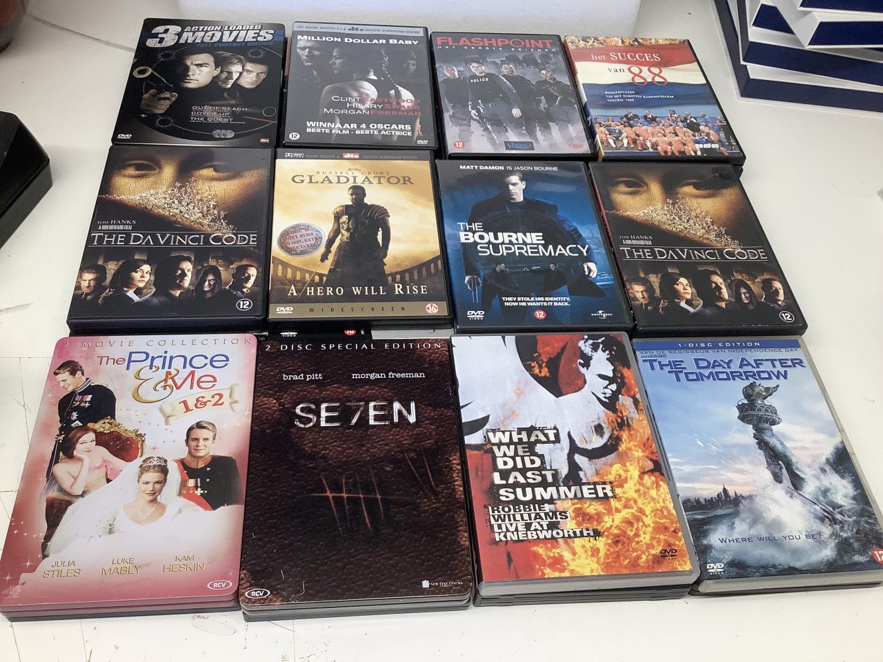 Partij Dvd’s, met en zonder doosje.