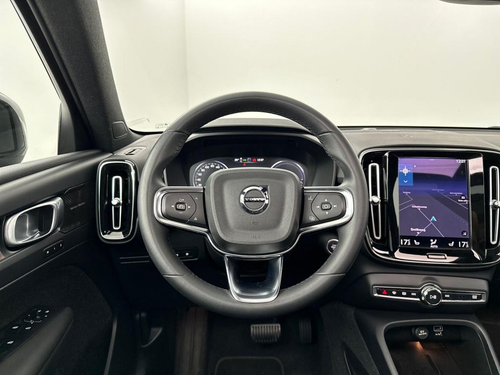 Volvo XC40 t5 262pk recharge ultimate dark| pano| adap.cruise| camera| trek