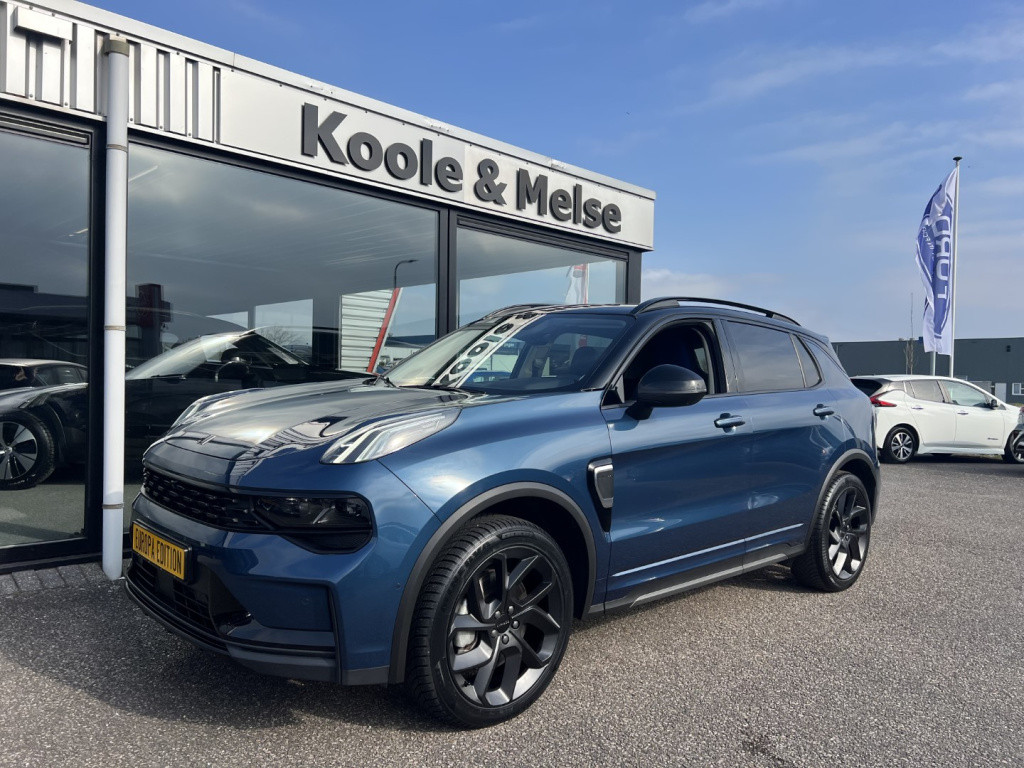Lynk & Co 01 1.5 261pk plug in hybrid , zwarte velgen , panodak , 360 camer