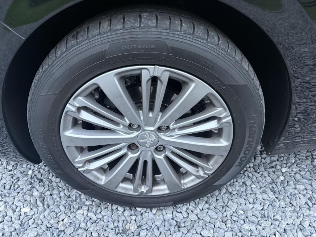 Peugeot 208 1.2 vti envy 5-drs