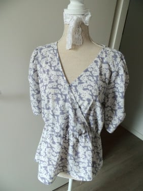 Blouse van Pigalle maat 38.