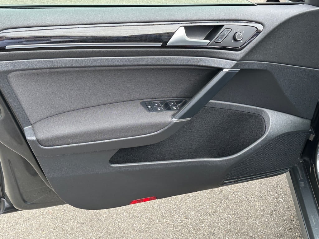 Volkswagen Golf 1.5 tsi 150pk dsg highline | camera | virtual cockpit | tre