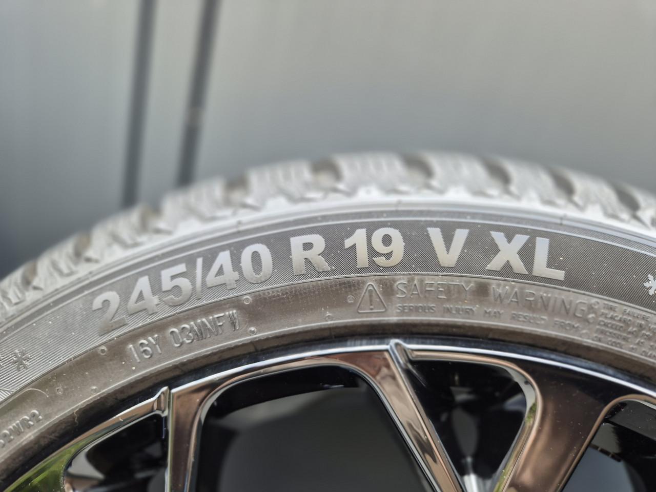Nieuwe Semperit Speed-Grip 5 winterbanden met 19 inch velgen