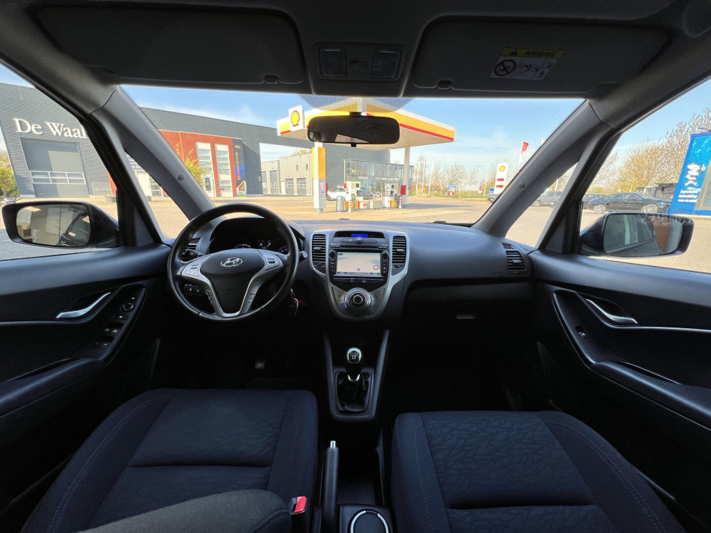Hyundai Ix20 1.4i go! - camera | nav | radio | bluet. | cruise c.