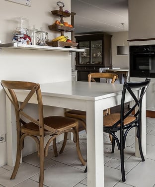 Eetkamer-/keukentafel hout