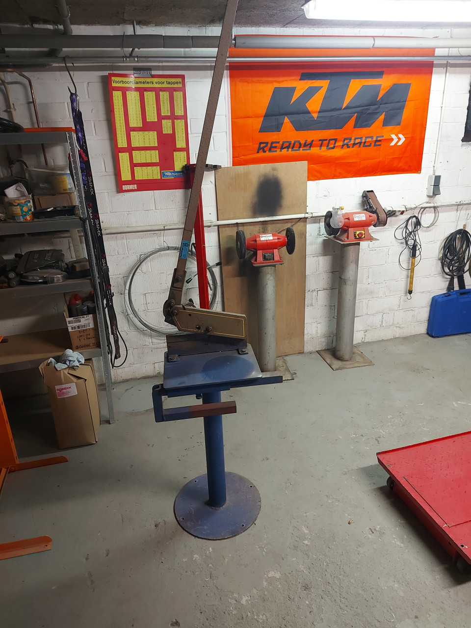 Plaatknipper met staander