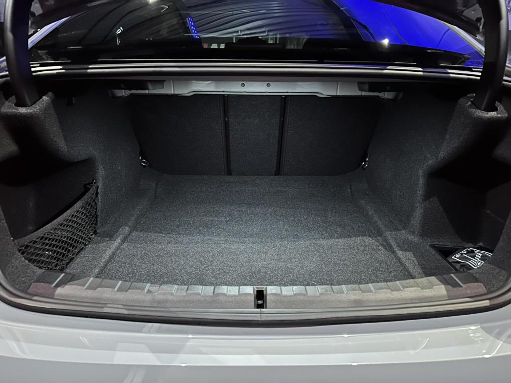 BMW 3-serie 330i m-sport *competitionstoelen*schuifdak*m-sport pro*