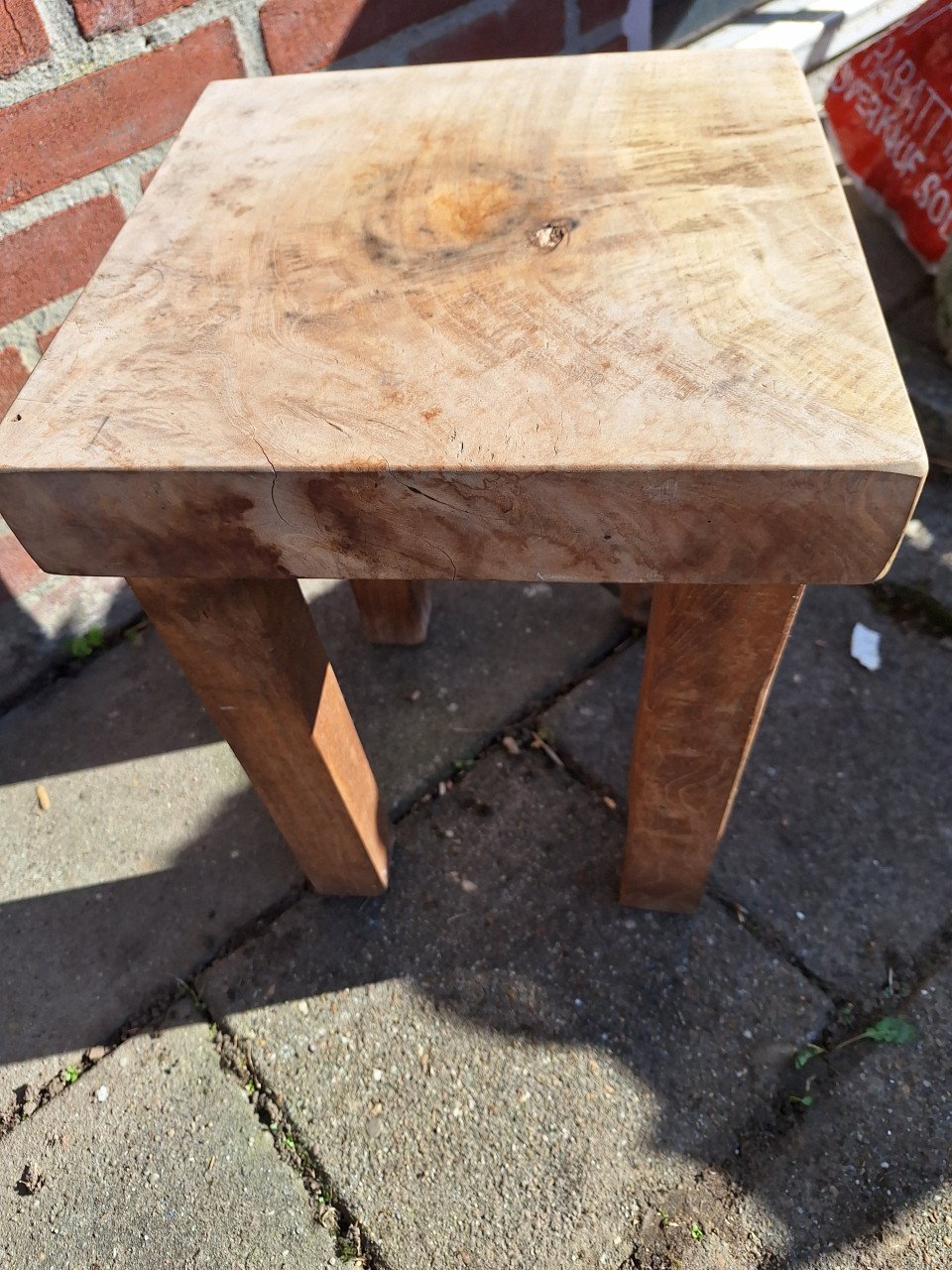 Stevig houten tafeltje