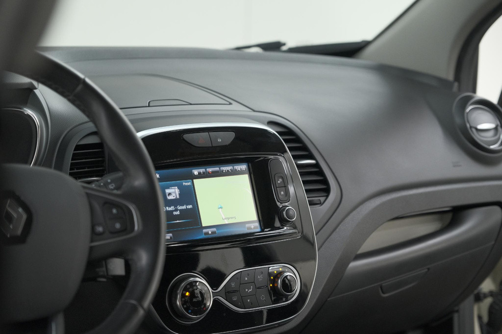Renault Captur tce 90 intens | trekhaak | camera | navigatie | parkeersenso