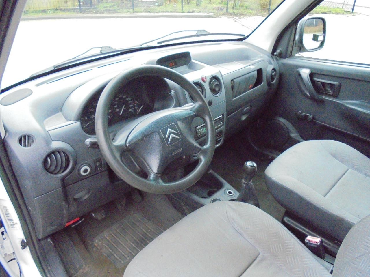 Berlingo 1.4i grijskenten benzine uitvoering ,aantrekkelijk in de kosten