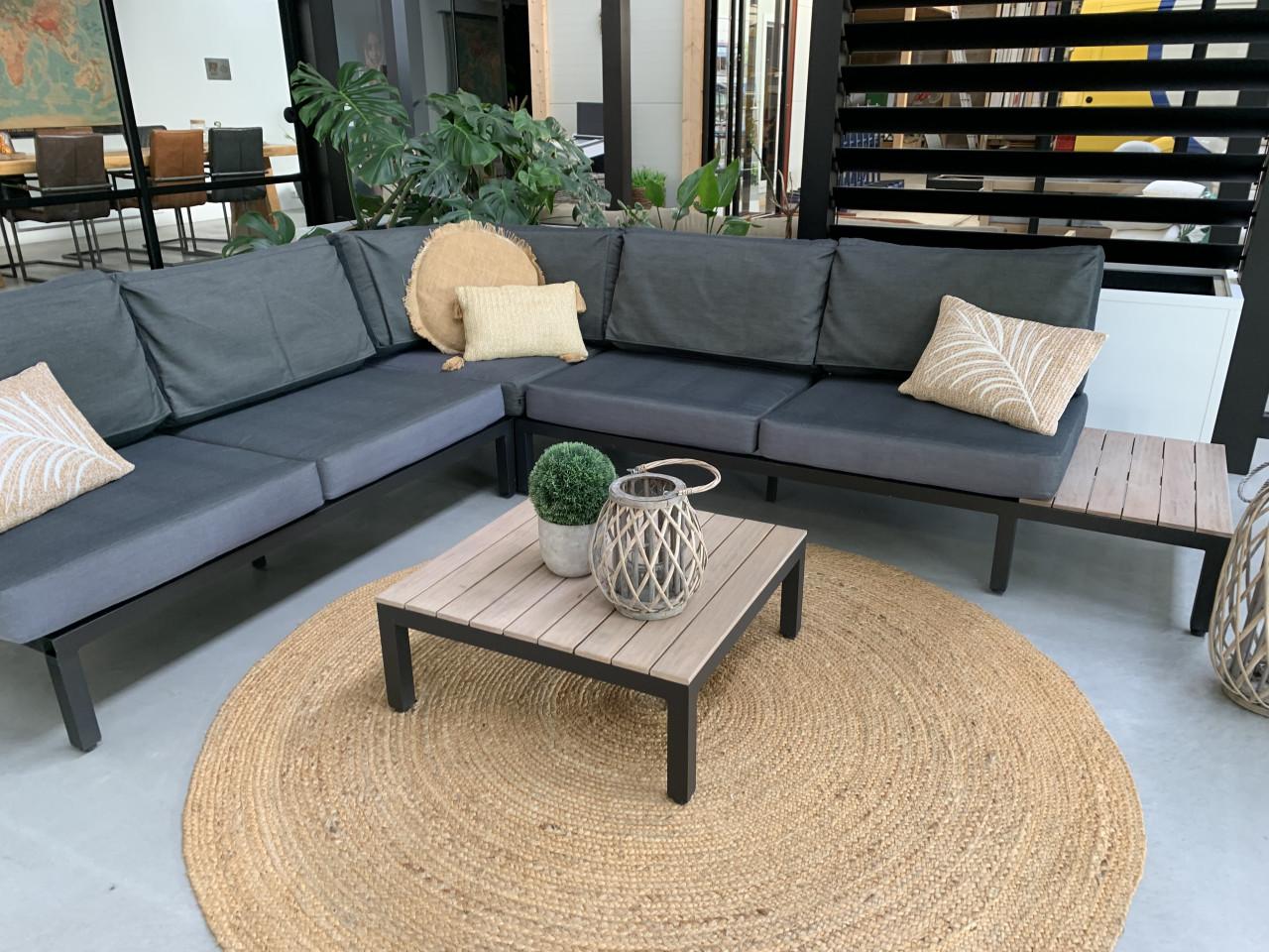 Loungeset met tafel en kussens