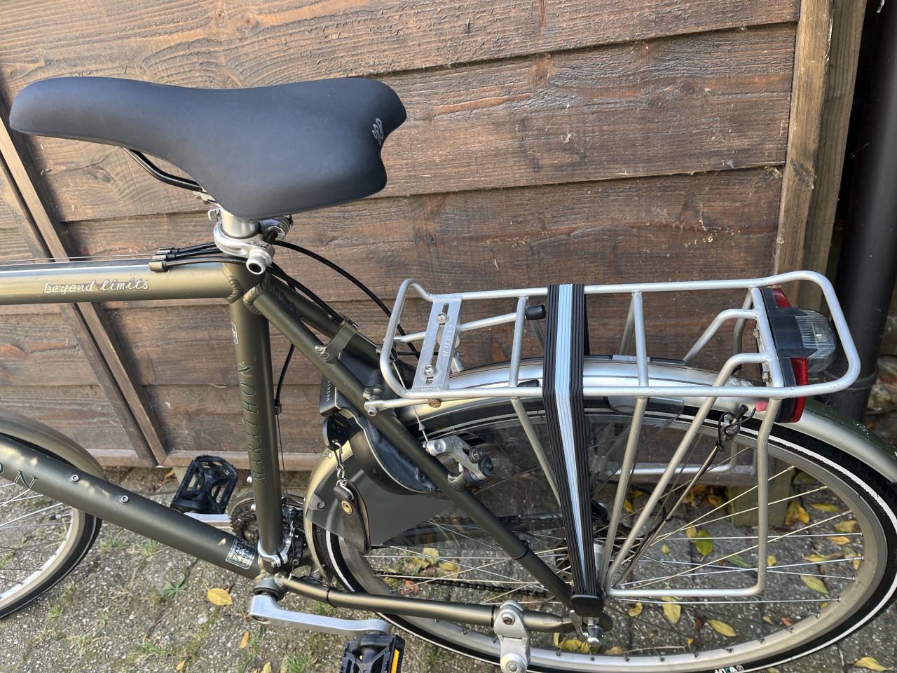 Herenfiets Sportfiets Sparta Marathon 21 versn. Velgrem, verlichting.