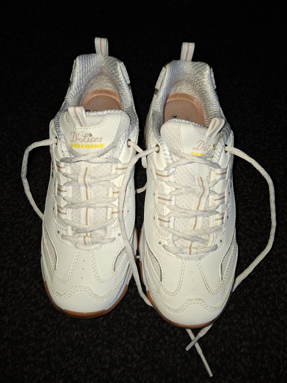 Skechers D'Lites Air-Cooled Memory Foam Sneakers