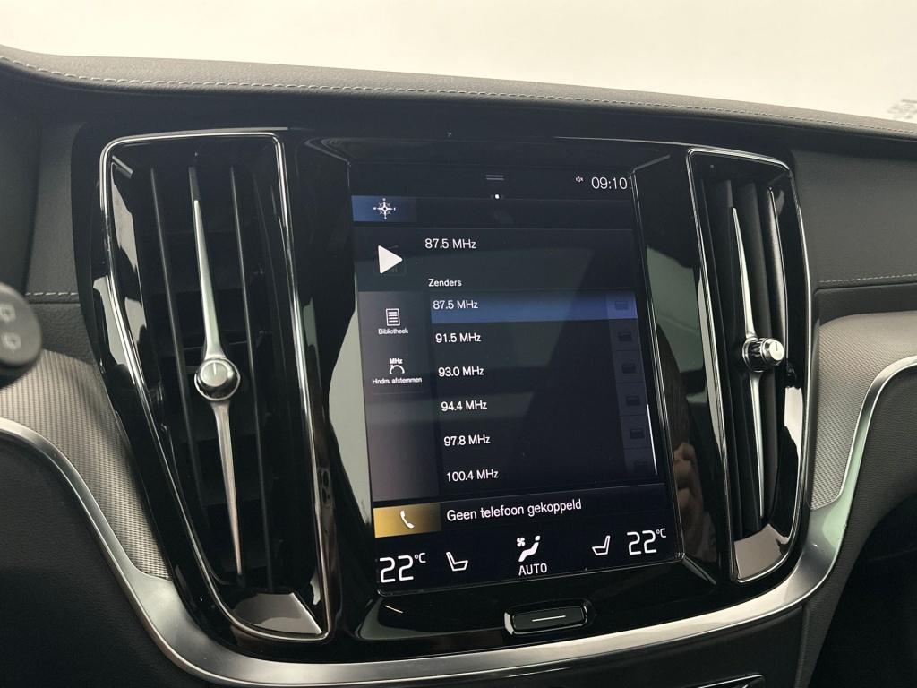 Volvo V60 t8 390pk recharge r-design| pano| 360camera| hud| adap.cruise