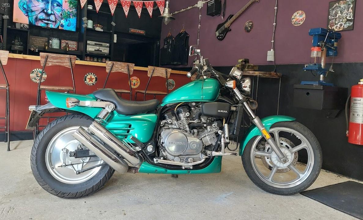 Honda Super Magna