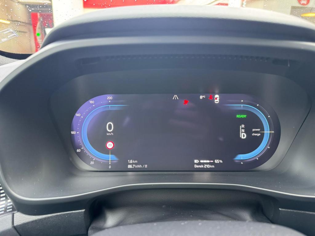 Volvo XC40 recharge p8 awd r-design