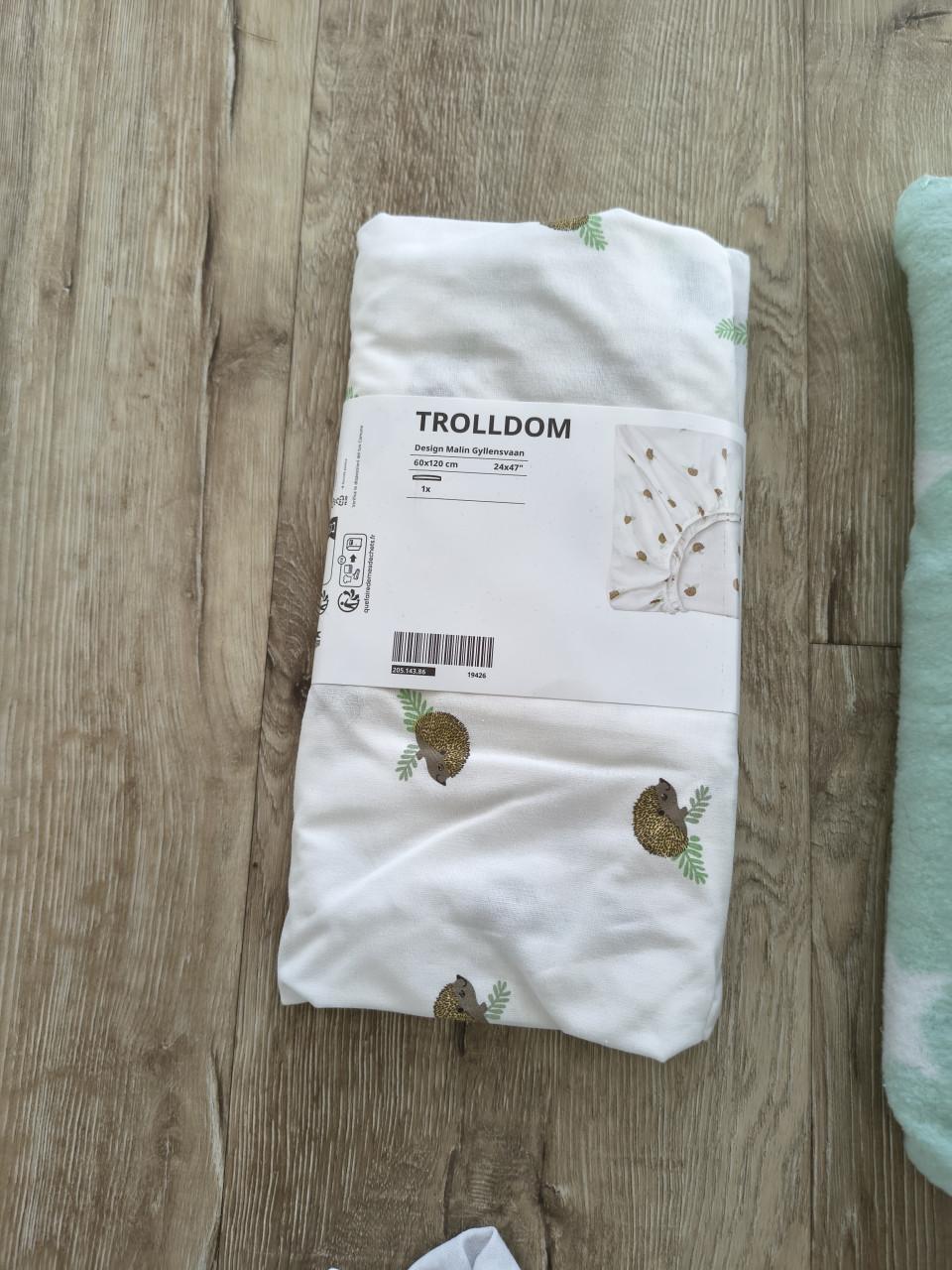 Complete babykamer uitzet, ledikant aerosleep, hoeslakens.