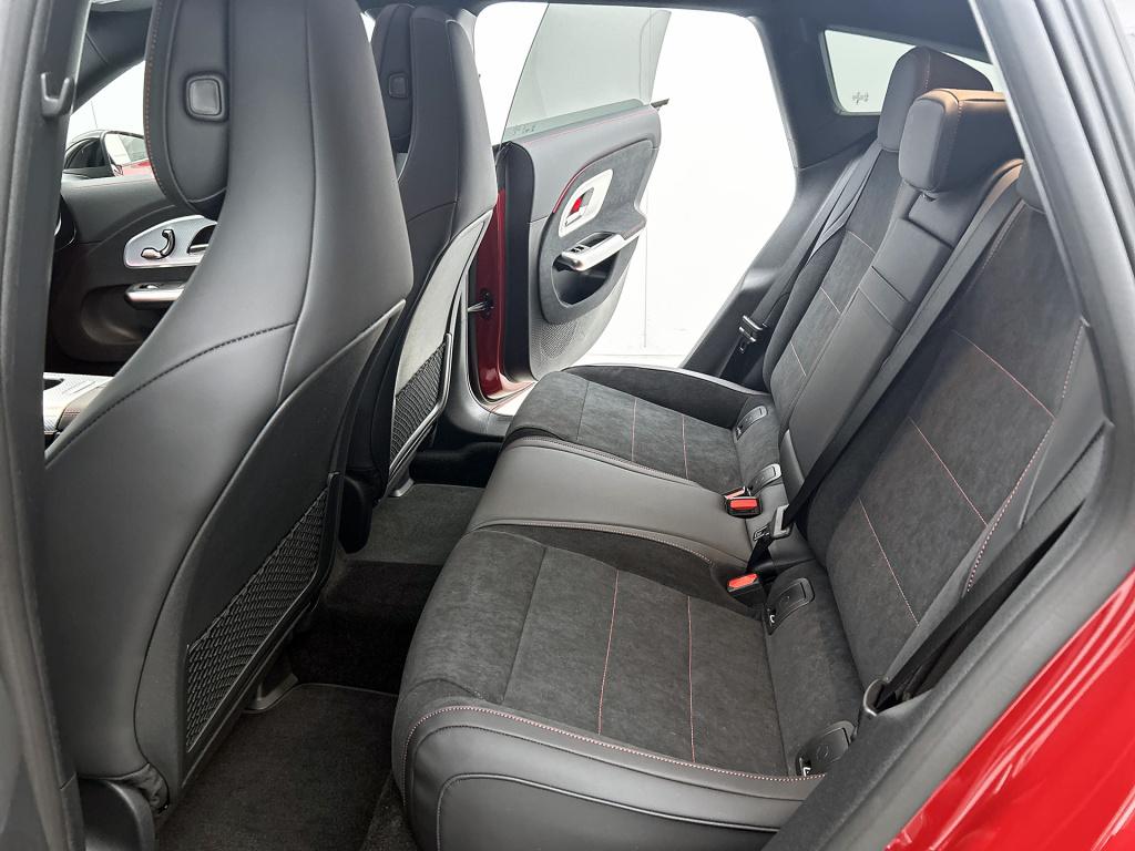 Mercedes-Benz Cla shooting brake 180 business solution amg | premium pakket