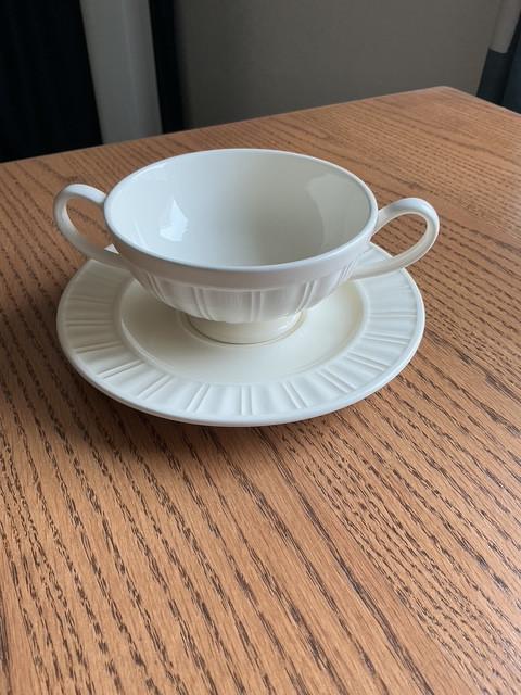 QUEEN'S GARDEN SERVIES: vrij compleet, zowel in gebruikte als nieuwstaat