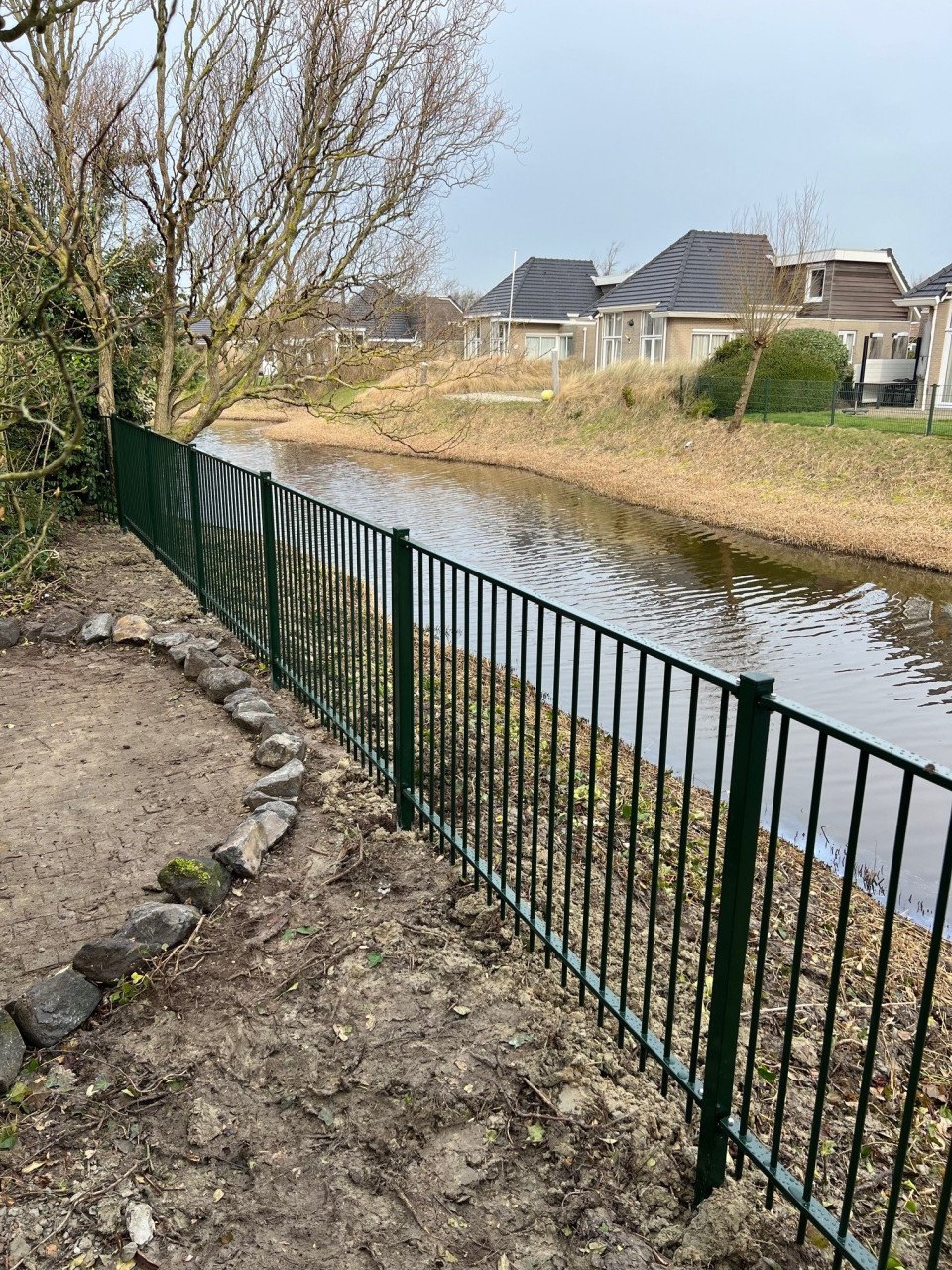 INRIJPOORTEN - TUINPOORTEN EN HEKWERKEN.