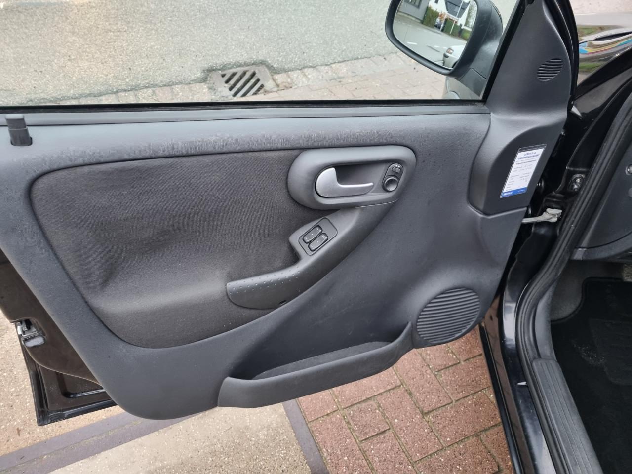 Opel Corsa 1.4-16V Maxx