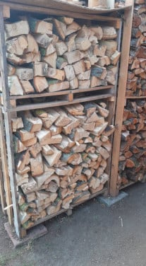 Partij middelhard hout.