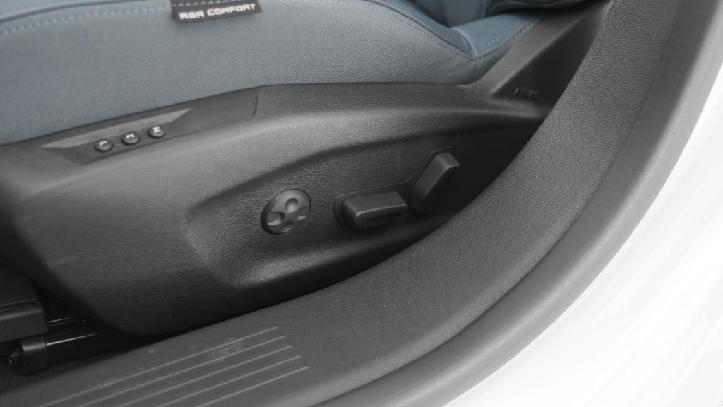 Peugeot 308 puretech 130 gt pack business | camera | dodehoekdetectie | app