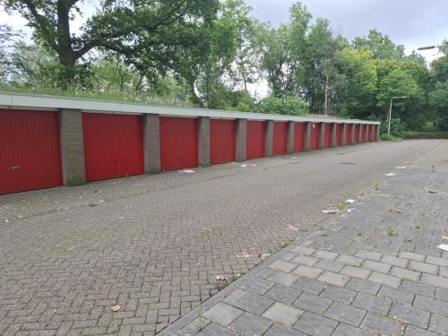 TE HUUR GARAGEBOX IN BERGEN OP ZOOM