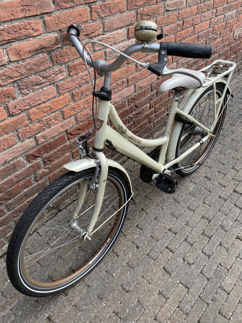 Batavus Diva 24 inch. meisjesfiets. 3 versnellingen.