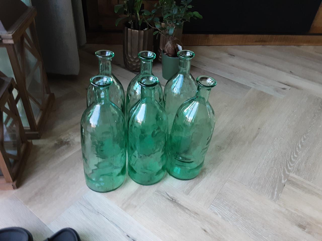 6x nieuwe  glazen flessen groen 2,50 euro per stuk
