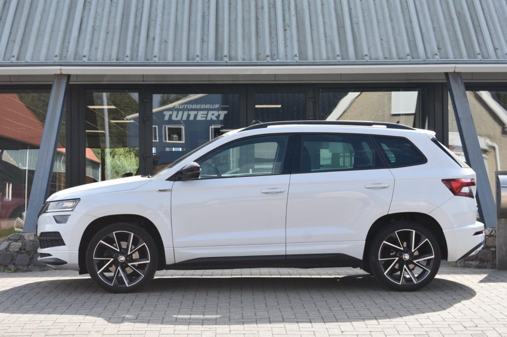 Skoda Karoq 1.5 tsi act sportline | panoramadak | canton | dealer onderhoud