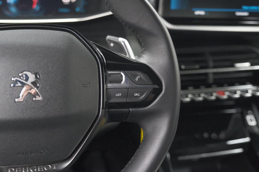 Peugeot 2008 puretech 130 eat8 allure pack | camera | apple carplay | parke
