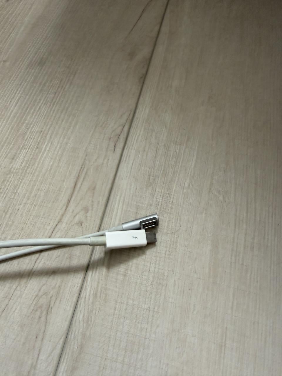 Thunderbolt 27inch