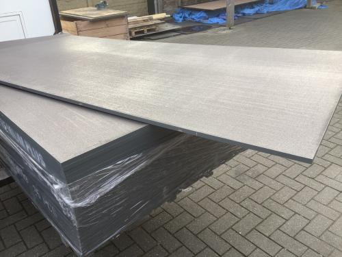 Nieuwe Betonplex antislip platen 18mm 125x250