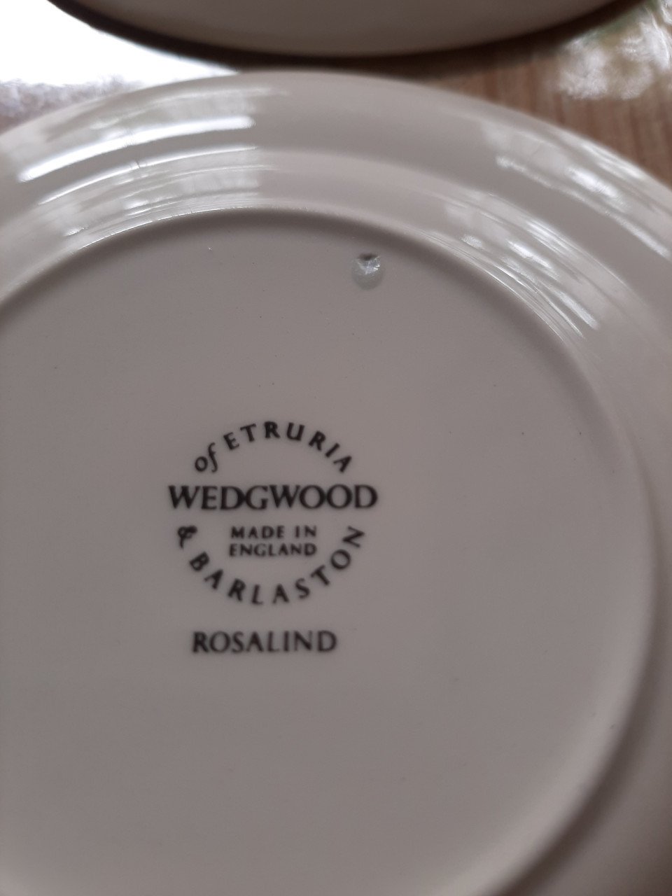 WEDGWOOD ROSALIND - 6  GEBAKBORDJES - DIAMETER 16 CM
