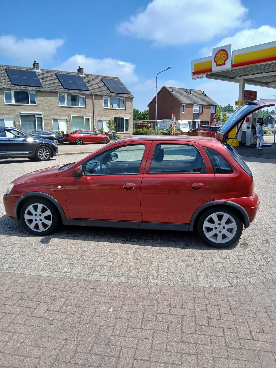 Opel Corsa1.2-2006-km.205000-Airco-stuurb.-trekhk-L.M. velgen.mwe apk-1250