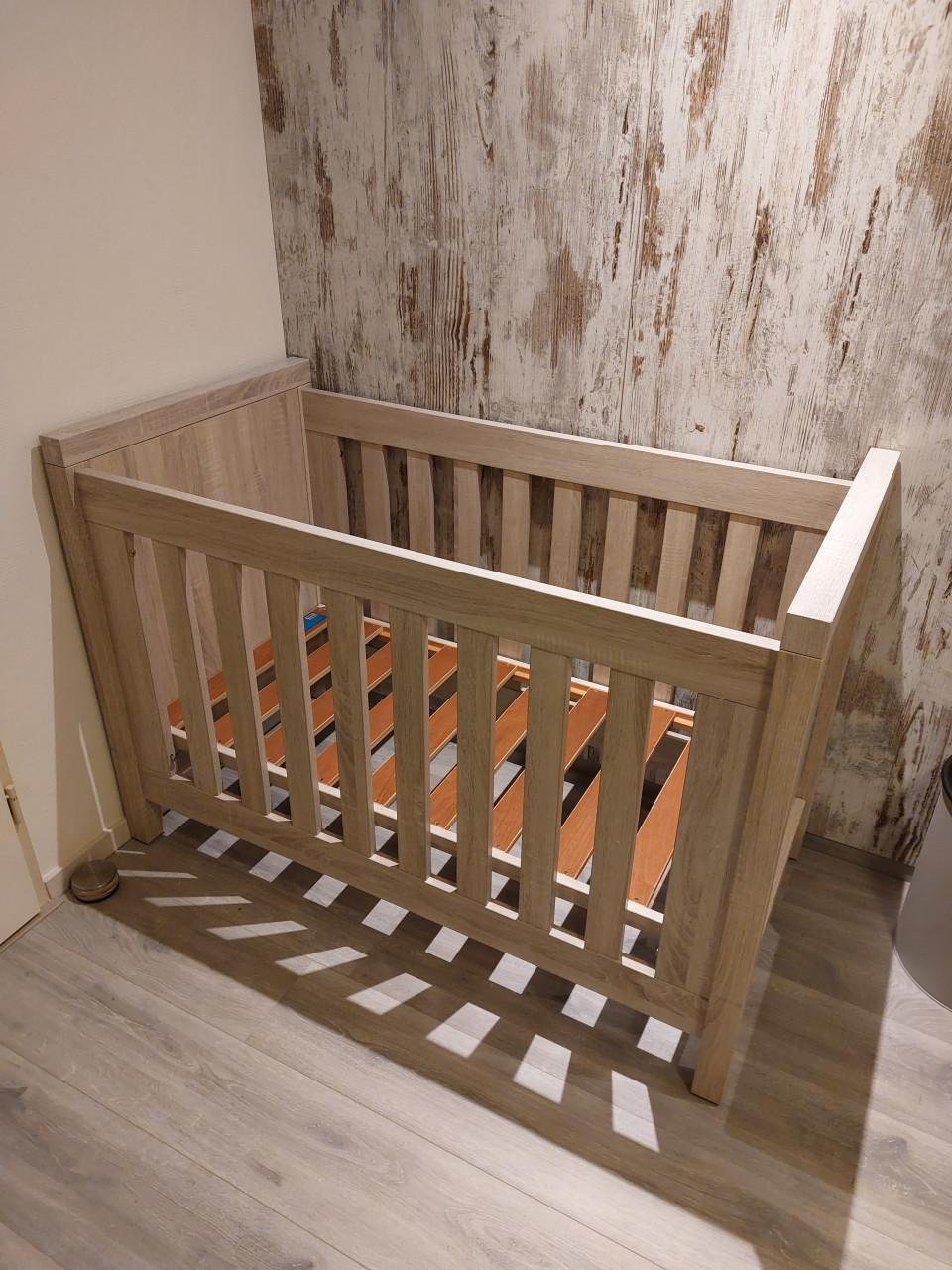 Comoleet baby/ peuter ledikant met toebehoren