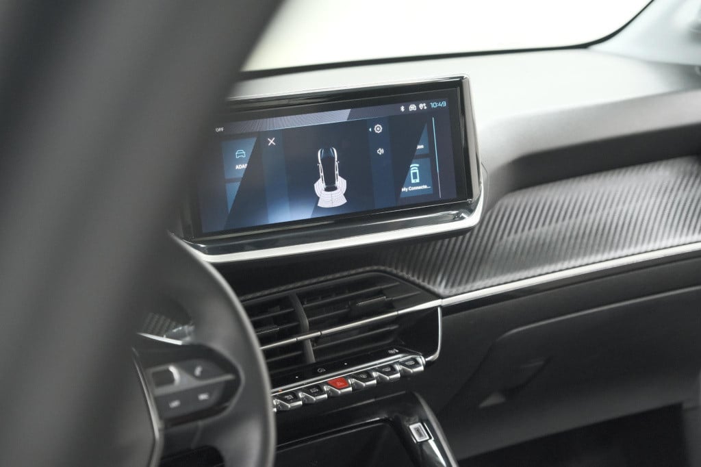 Peugeot 208 puretech 100 active | parkeersensoren | navigatie | apple carpl