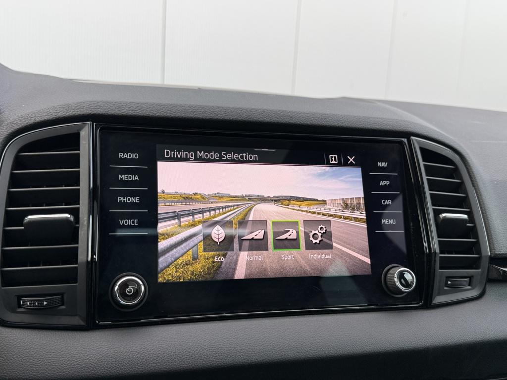 Skoda Karoq 1.5 tsi 150pk act dsg sportline | pano dak | acc | camera