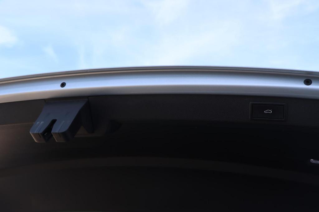 Skoda Superb combi 1.4 tsi iv laurin & klement 218pk dsg6 | soh 96,9% |