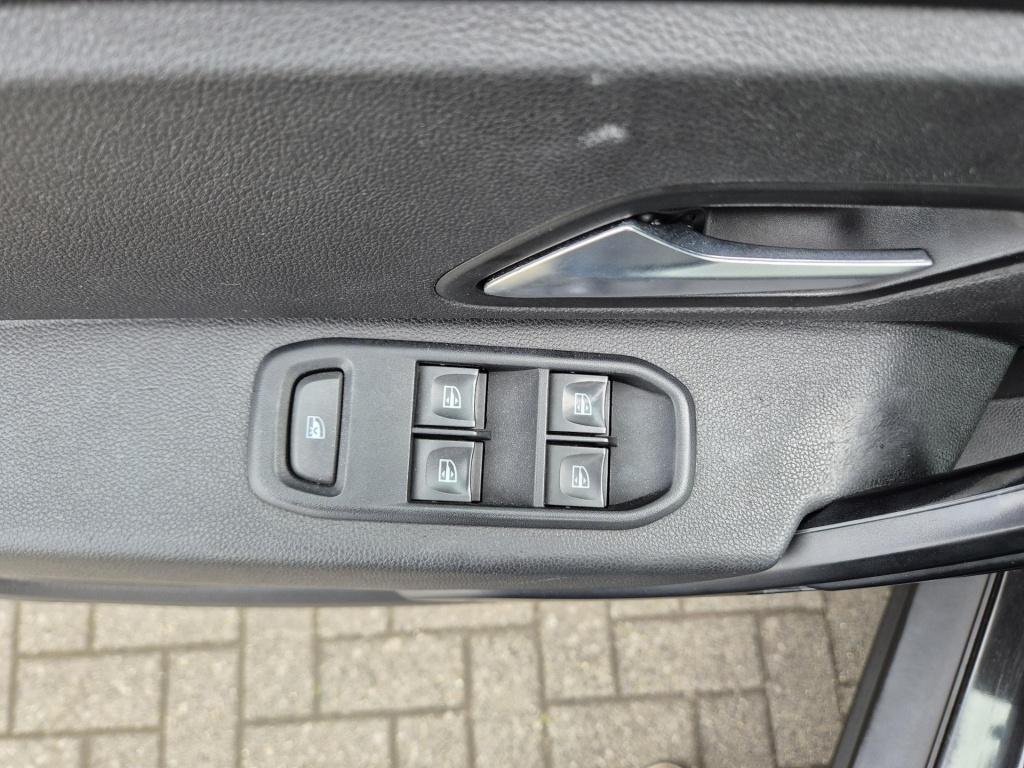 Dacia Duster tce 125 comfort navigatie, camera, bluetooth, cruise control