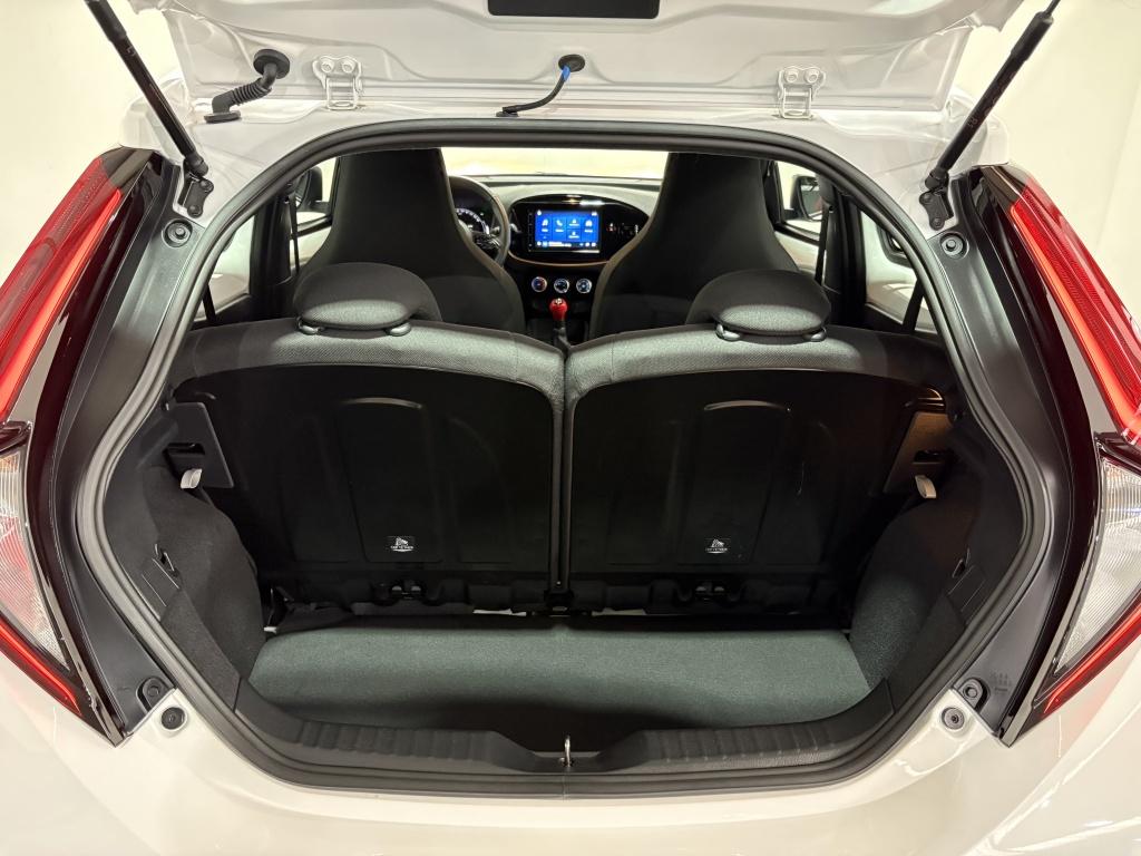 Toyota Aygo x 1.0 vvt-i mt play | camera | apple carplay |