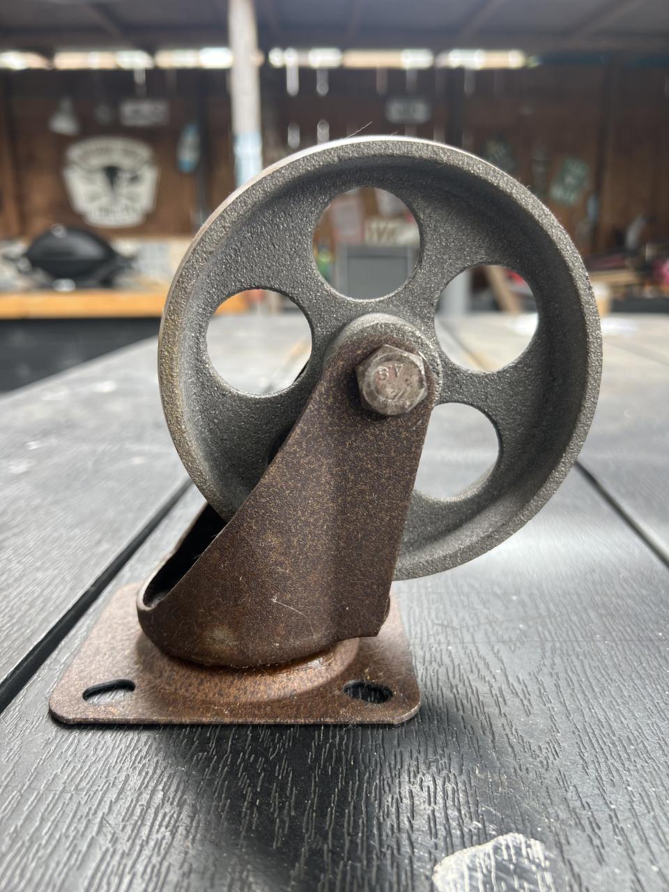 Vintage Gietijzeren Zwenkwielen - 150 mm Hoog