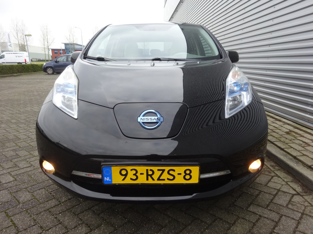 Nissan Leaf base 24 kwh climate / cruise / navi / camera / nap